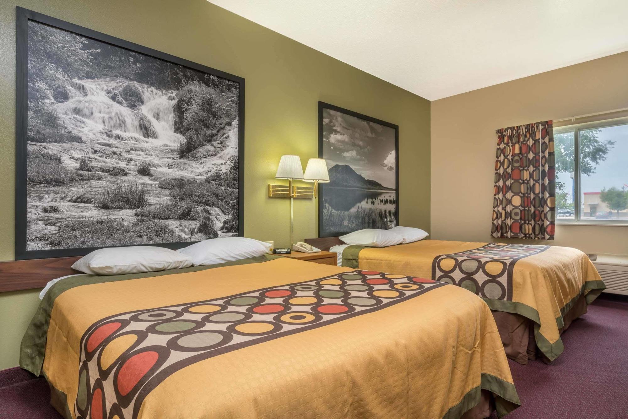 ซูเปอร์ 8 บาย วินด์แฮม เบียร์สฟอร์ด Hotel Beresford ภายนอก รูปภาพ