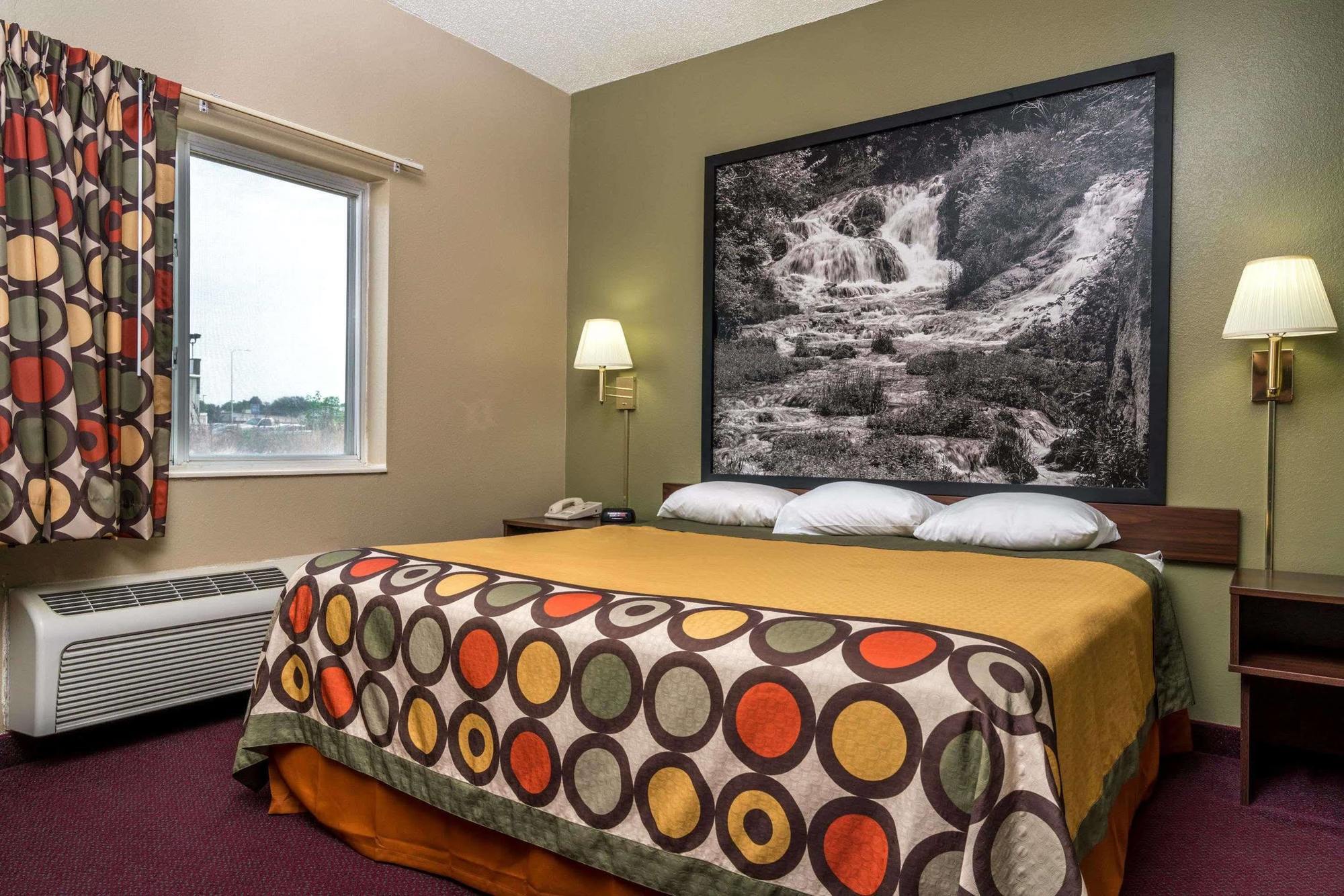 ซูเปอร์ 8 บาย วินด์แฮม เบียร์สฟอร์ด Hotel Beresford ภายนอก รูปภาพ